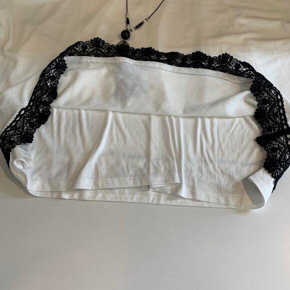 Alfred Dunner Blouse Womens L Large White Black Attached Necklace Lace Trim - Picture 11 of 13